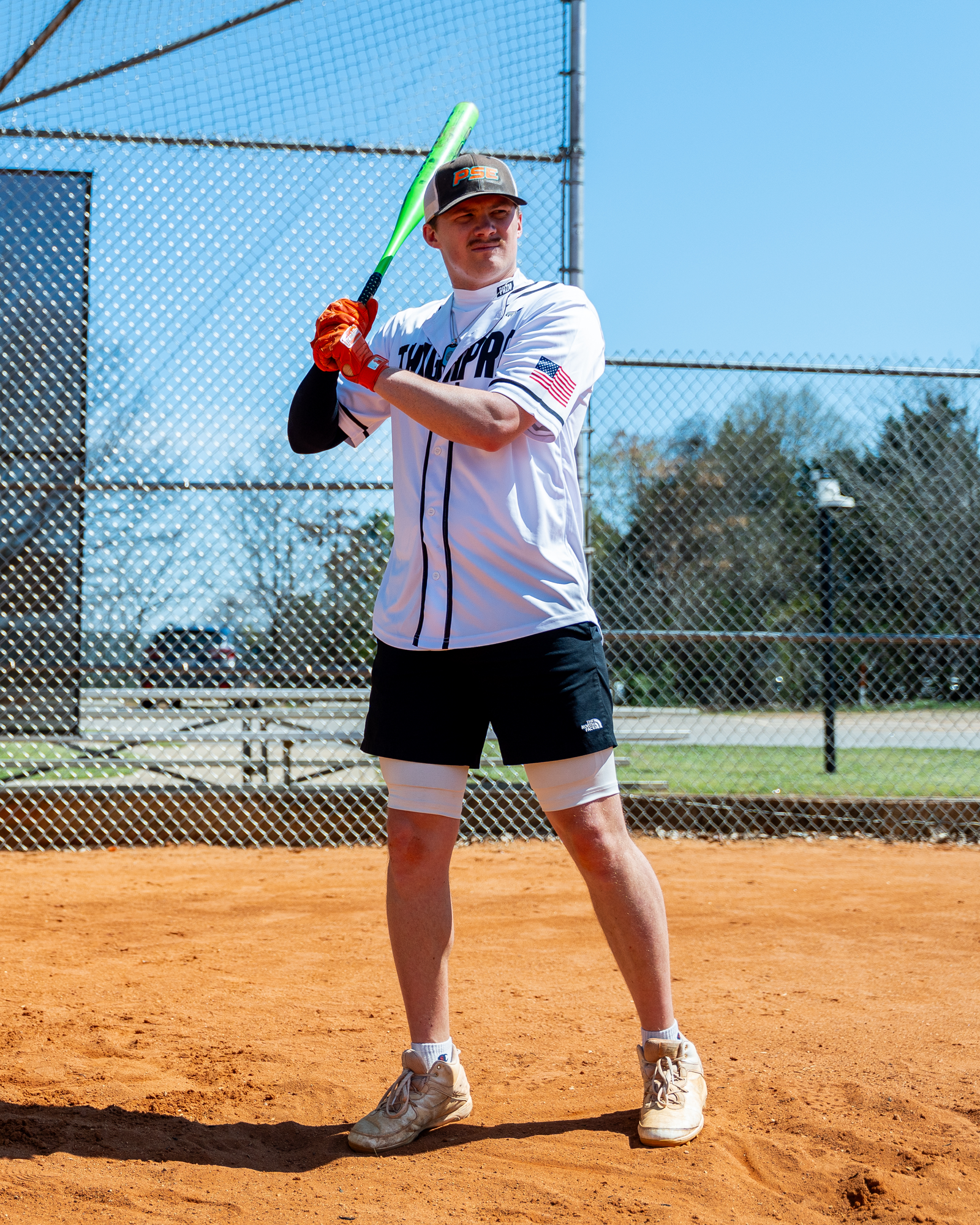 6'3/190 lbs Wearing Large 'all-groups'